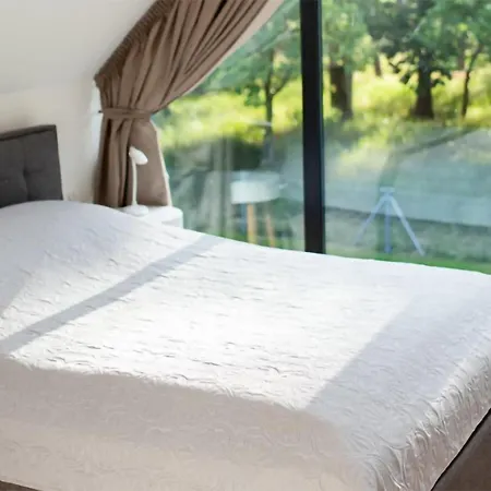 Dom wakacyjny 2 Bedroom Cozy In Czarnocin *
